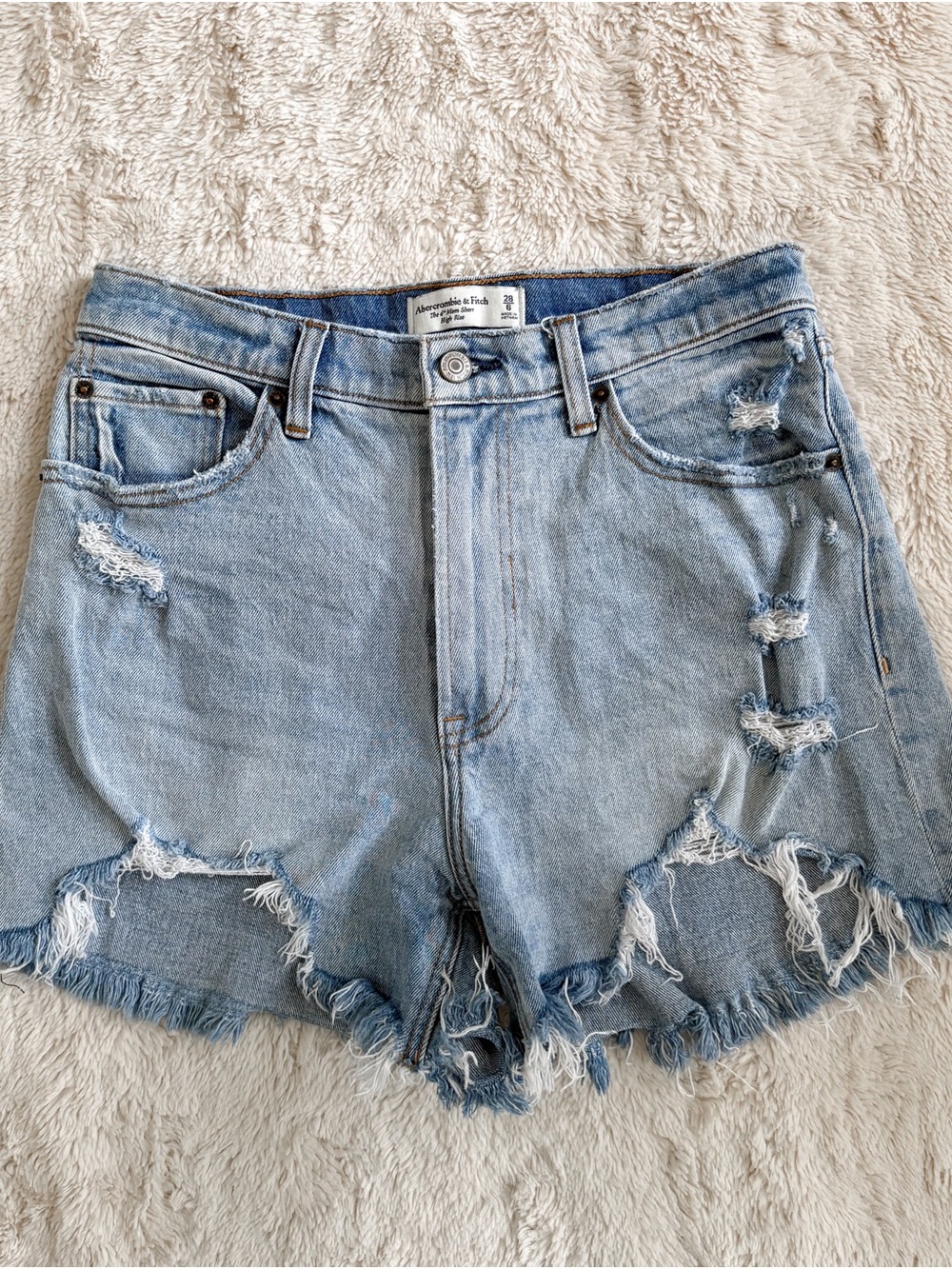 Abercrombie High Rise Mom Shorts Distressed Light Wash Size 28